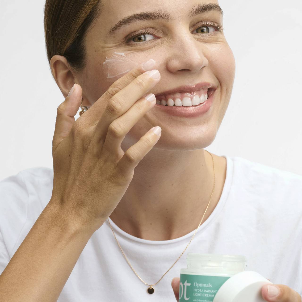 کرم صورت اپتیمالز لایت برای پوستهای چرب و مختلط