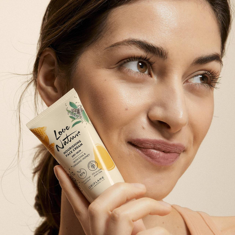 کرم صورت آبرسان بدون چربی برای پوست های خشک